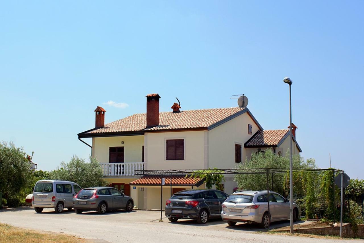 Apartment Kris Umag Exterior photo