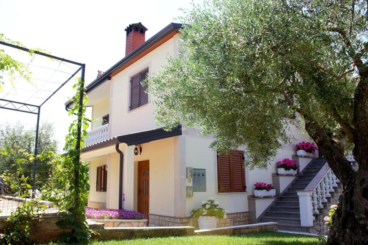 Apartment Kris Umag Exterior photo