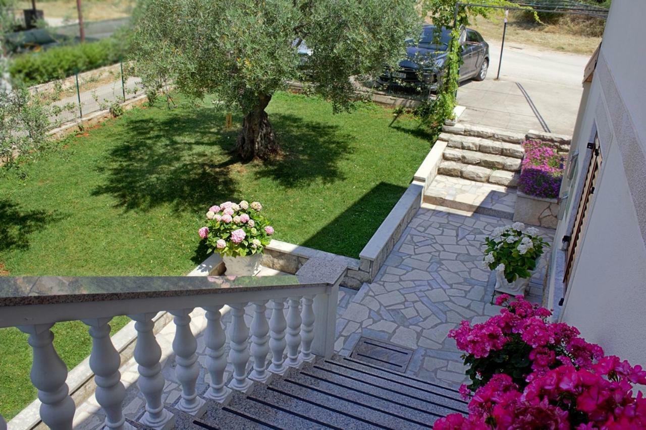 Apartment Kris Umag Exterior photo